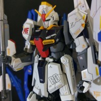 虜になる人続出…“魔性”のガンプラ『Zガンダム』の魅力 2人のモデラーが