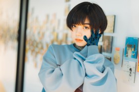 ELAIZA�����鉹�yDNA�@�V���K�[�̕ꂪ�̂��X�^���_�[�h�E�i���o�[�A�`���C�R�t�X�L�[�A���y�ς�ς��Ă��ꂽ�Ő�[�|�b�v�X