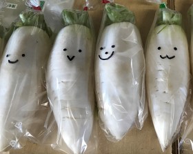 �u���ɂ܂�1���{�A��������c�������̂��h���v�A�_3�N�ڂ̑卪�_�ƁA�u#��Ɠw�́v��SNS�Ŕ����@