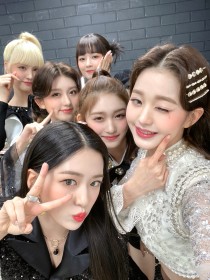 ��IZ*ONE�����{�l�����o�[���c6�l�g�uIVE�v�@���ȏЉ�őf��𖾂���