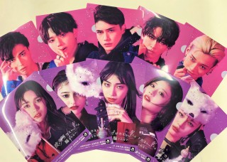 【直筆サイン入り】月とオオカミちゃんには騙されない A4クリアファイル 直筆サイン入り】月とオオカミちゃんには騙されない A4クリア