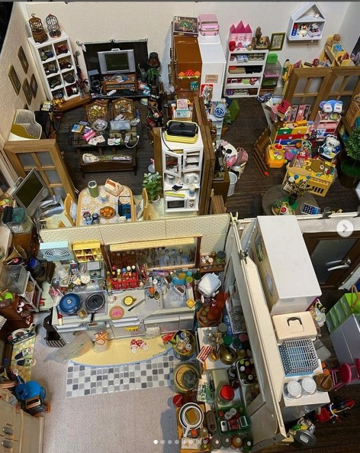 ���x�����z�A���z���Č��݂̎p�ɁB�i�����@xcxhxixhxox1016x�j