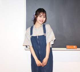 伊藤美来さんサイン色紙プレゼント／10thシングル「青100色」発売
