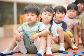 �����̕ی�҂��Y��ł���u�������m�̃g���u���v�u�W�c�s���v