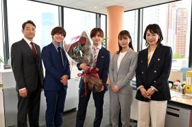 �R�c����A29�΂̒a�����ɃT�v���C�Y�@�u40�΂܂Łg���킢���h�т��v�錾�^�V�ؗD�q�w�Z�{�؃N���X�x�q���C���Ɋ�сy5�^9 �|�\�E�G���^���j���[�X�z