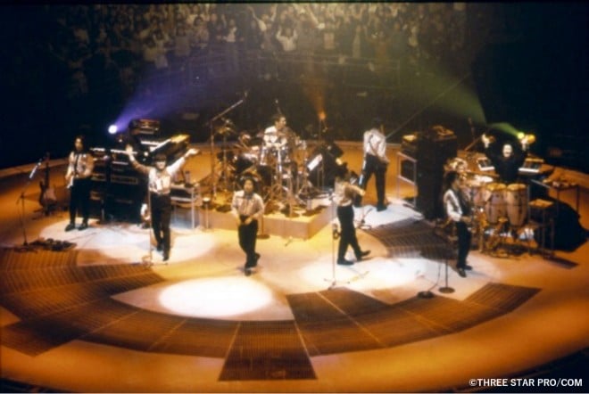チェッカーズが伝説のバンドになった日本武道館ラストライブ 7月9日“配信”で追体験 | ORICON NEWS