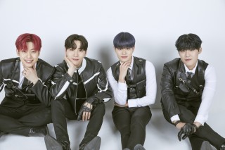 AB6IX直筆サイン入りチェキ | ORICON NEWS