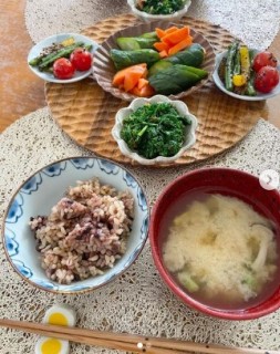 趣味のお料理はプロ並の腕前。ある日の朝ごはん。Instagram（@kazukoutsumi）より