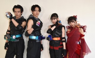 『仮面ライダーリバイス』前田拳太郎さん＆日向亘さん＆井本彩花 