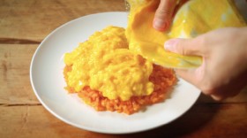 �u��؂̉�ЂɂȂ�v���{�Ƀg�}�g��蒅�������J�S���̓]�����A�A�����̈�g��ŐH�̑I�����𑝂₷