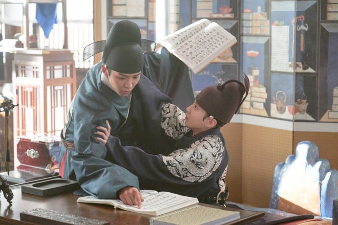 Netflix�V���[�Y�w����x�Ɛ�z�M��