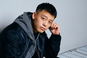 �w�Z�{�؃N���X�x�g���쒉���Č��h�Ɏ^�ہA�u���ʉ��v�Ƃ͈قȂ�u�����C�N�v�q�b�g�̕�