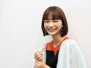 映画『異動辞令は音楽隊！』見上愛さん直筆サイン入りチェキ