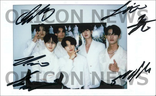 韓国のボーイズグループ・PENTAGON直筆サイン入りチェキ | ORICON NEWS
