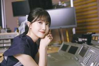 ANN』55周年！乃木坂46久保史緒里さん直筆サイン入りチェキ | ORICON NEWS