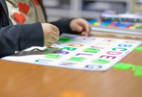 �u����Ǝ��߂�ꂽ�c�v�e�哱�Ői�߂��K�����Ɏq�ǂ��̖{���A�œK�ȑI�ѕ��Ǝ��ߎ��Ƃ́H