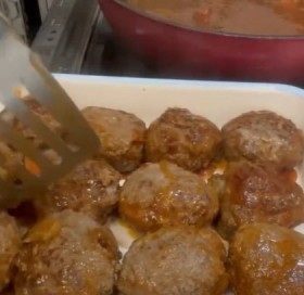 ����ĕ�炷���q�ɁA�h�藿���̎d����ցh�͂����