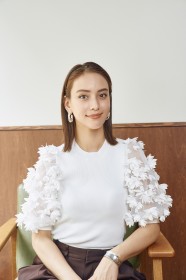 ���J�����A��ƃf�r���[�́u���ɂƂ��čō��̃v���[���g�v�u���C�N�̂��������l���n�ꂠ�����g����h�ɂ����y