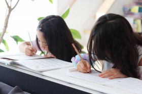 �y��1�̕ǁz�ċx�݂��ő�̓�ցA�d�����Ԃ͔����ŉƌv����Ɏ�