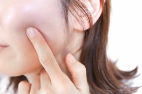 �}�C�i�X10�Δ��I �A���`�G�C�W���O�Ɍ�����������オ���