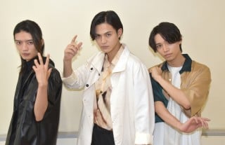 仮面ライダーギーツ』簡秀吉さん＆佐藤瑠雅さん＆杢代和人さんの直筆