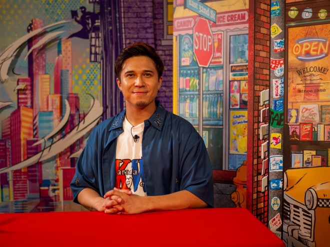 �ؑ���A�u���J�����ŎB���܂����Ă���v�ϑz�Ńi���[�V�������g���[�j���O�y�I���R���@���C�^�[�Y�z