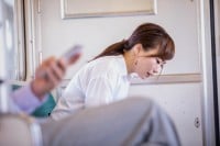 �y��t�ɕ����z�}�ȉ����̋��|�c�u�댯�ȐH�i�v�Ɓu���ɂ�a�炰��p���v�́H �Y�N��̃A���R�[���ێ�ɂ�����