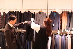 �d�������J�W���A�����������ŋƊE���g�I�[�_�[�X�[�c�h�ɔM�����A�u��ۂ��܂߂č�荞�ށv�V���Ȑ헪�Ŋ��H