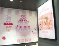 ��������I�[�v���I�������q�g�i���̓���h�umezzo piano 35th Anniversary Cafe�v�ɍs���Ă����y������|�[�g�z
