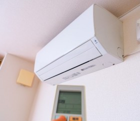 �y�Ɠd���X�ɕ����z�u�G�A�R���v�̔����ւ��|�C���g�́H �u�x�i�V�Ő����񓚁A�����I�ѕ��������