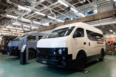 オートバックス“2000万円新車”お披露目…強気価格にメディア・関係者驚がくも「ライバルは“別荘”」