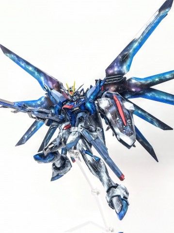 『SEED FREEDOM』主人公機が仰天チェンジ…“銀河”をまとった美しすぎるガンダム爆誕「CGかと思った」「すごくギャラクシー」