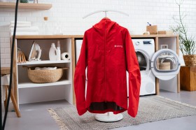 �S�A�e�b�N�X �E�F�A�́A���󂵂�����������������Ė{�����H