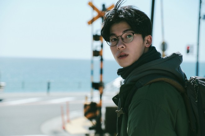 �w�t18�~2 �N�ւƑ������x�V���[�E�O�@���n���Ɠ��}�x�C���ʂꂽ�w�́H���n����K�C�h�y���{�ҁz