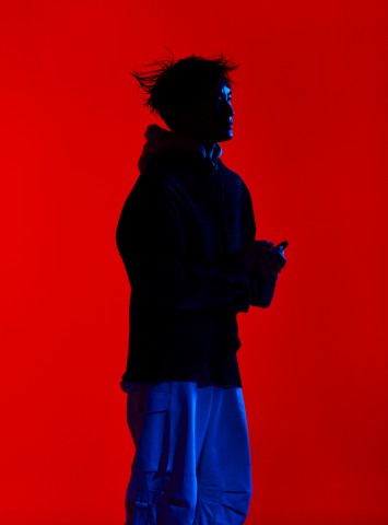 がらり、1stアルバム『手のひら望遠鏡』に込めたストーリー性「これまでの楽曲はすべてアルバムのピースを作っている感覚」