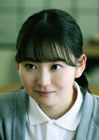 RcǓ