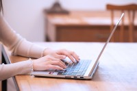 �y�ǎҒ����z�m�[�g�p�\�R���������̂��Y�݂́H�@���s���Ȃ��I�ѕ����������߃��f�����G�L�X�p�[�g������I