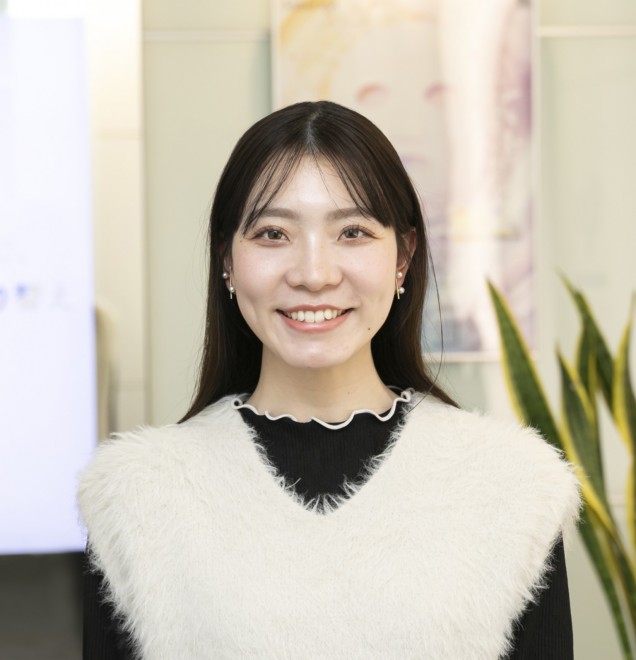 石井菜穂
