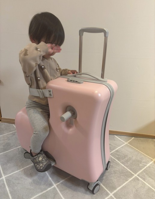 魔の3歳児”…旅行先で「座りたい」「待てない」を解決した