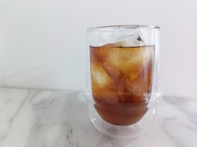 ��������g�J�t�F�����h����c350ml�ł��̖������wKINTO�x�̃K���X�O���X�A�f���邾������Ȃ��g�������������Ȃ�h���R