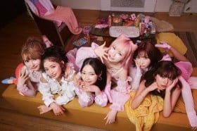 ガールズグループ・moxymillが新境地、“ザ・女の子”な新曲「めろめろねって メロメロね」発表