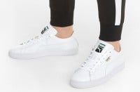 ���̒l�i�A�M�����Ȃ��c�v�킸2�������������Ȃ�PUMA�̐_�R�X�p�ȃX�j�[�J�[���T���_���yAmazon�Z�[���z