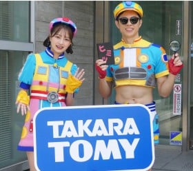 【『のりのりタイムズ!!』収録レポ】小島よしおがタカラトミーへ！ 人気キッズ番組で社員と「おっぱっぴー」