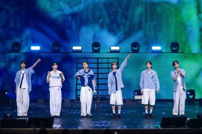 TWS̓{cA[w2025 TWS TOUR '24/7:WITH:US' IN JAPANx@LwHBGz[iPj&iCj PLEDIS Entertainment