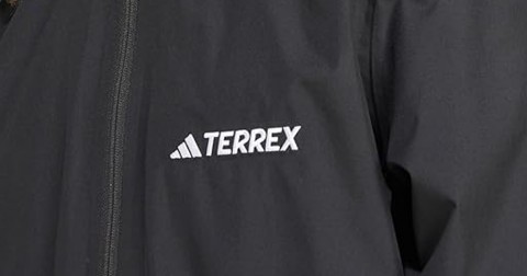 「これがあれば外遊びがもっと快適！」アディダステレックスの人気アイテム【軽量・防水・快適】