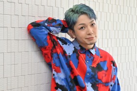 �w���b8�� THE GAME�x���Ɏn���@��l�����D�E�������炪����������E�A�j���Ƃ��قȂ�Q�[���̖��́u�w���b8���x�̓��f�B�A�~�b�N�X�̗��z�`�v