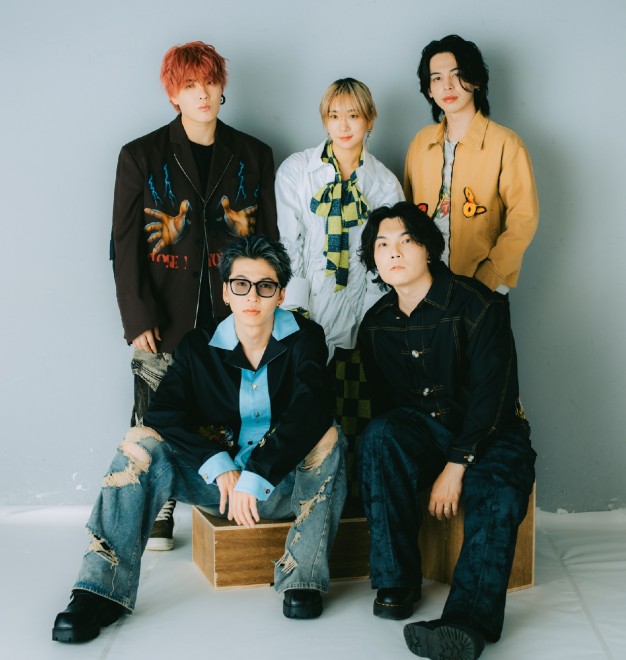 CROWN HEAD�̃����o�[4�l��MV�ɎQ���������V�ʐD�@�B�e�F�c���B�W�i�p�b�V���j