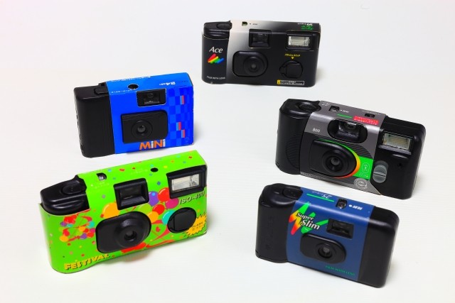 ちょっとレトロなカメラ Amazon.co.jp: retroCUBE レトロスタイル mini デジタルカメラ