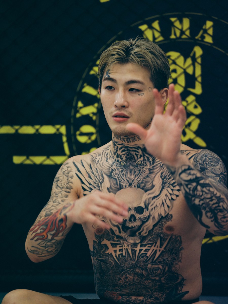 ���{�@�@�y�B�e�^�r�{�j�F�z �iC�jORICON NewS inc.