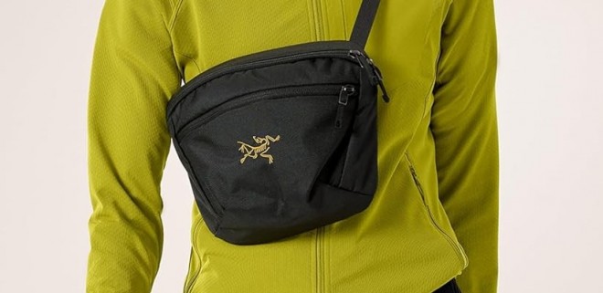 通勤バッグの概念変わる」「軽いのにタフ」アークテリクスの